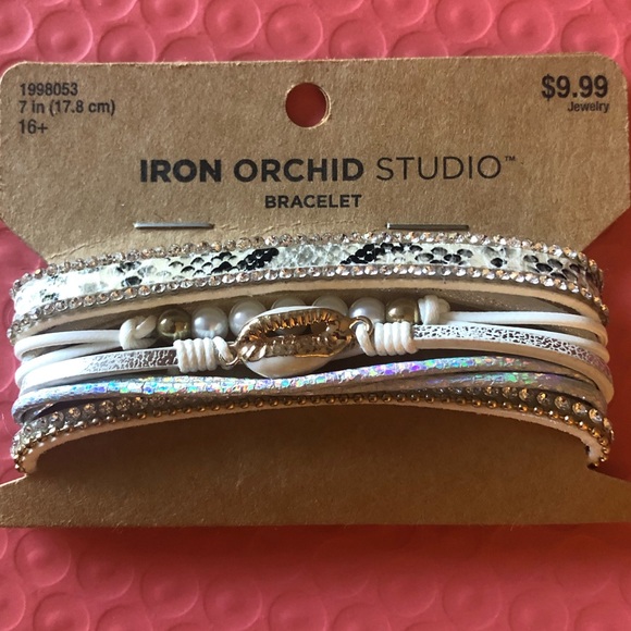 2 Bracelets - Picture 3 of 5